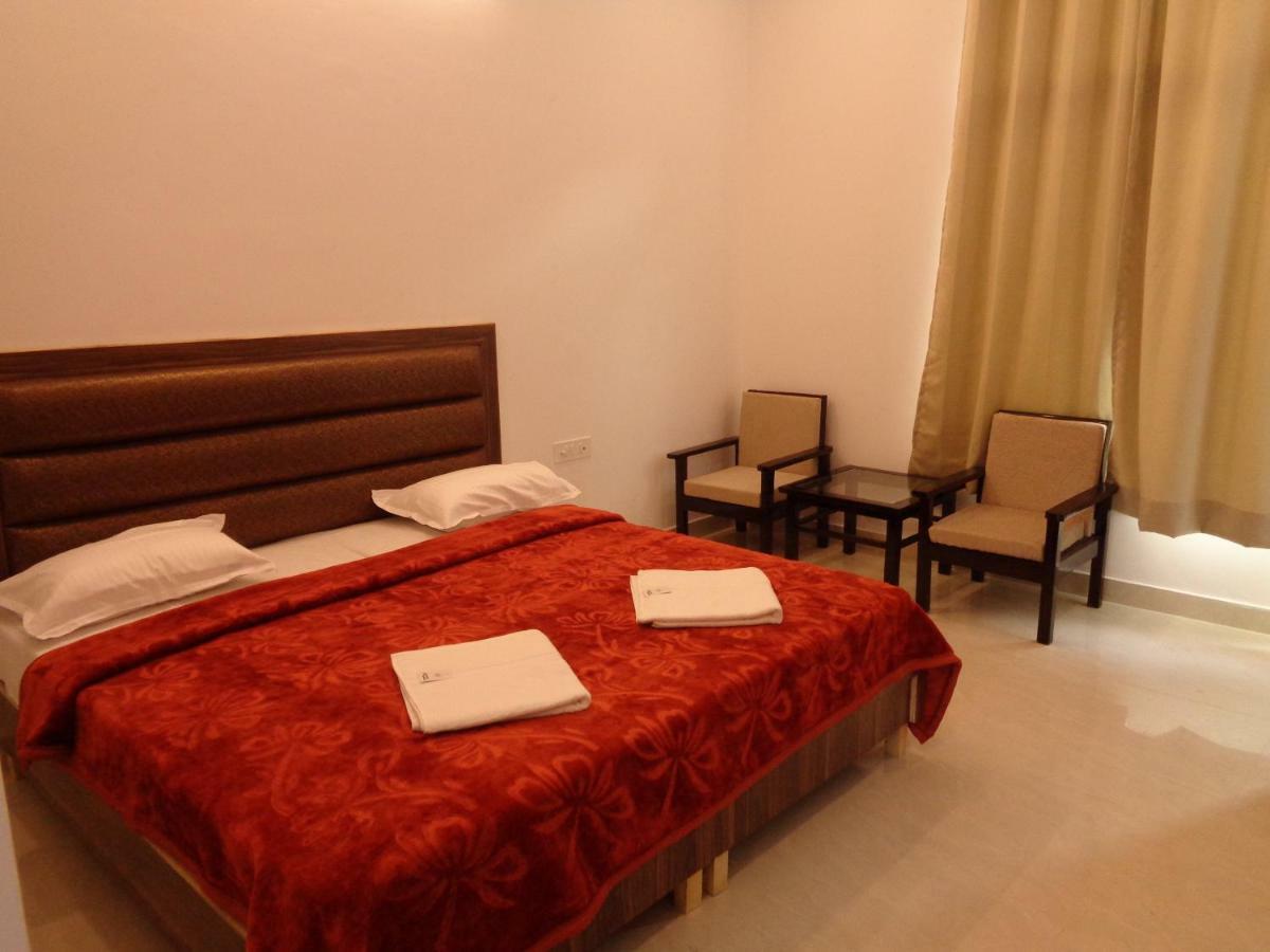 Hotel Tapovan Cottage Ришикеш Экстерьер фото
